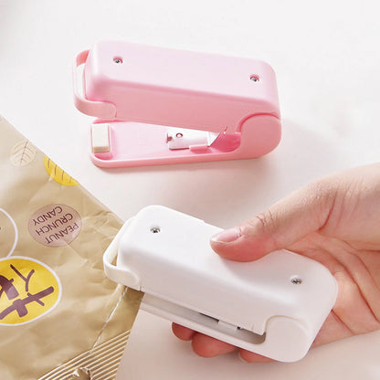 Wukusy 7675 Mini Sealing Machine portable plastic bag sealer, hand-held heat sealer for sealing food and plastic bags.