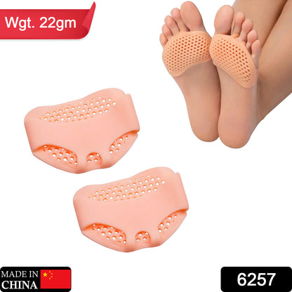 Wukusy silicone tiptoe protector and cover for men and women, designed to cushion and protect toes.