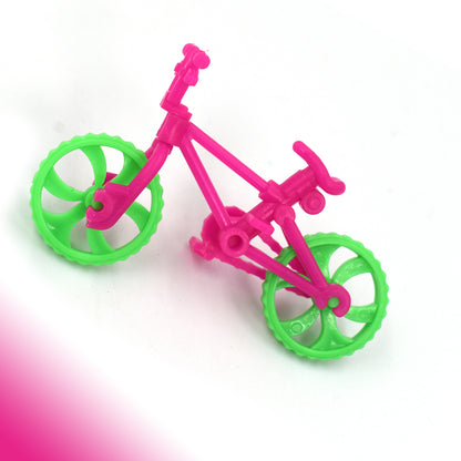 Wukusy 4421 small bicycle toy set for kids, featuring 30 colorful miniature bicycles for imaginative play.