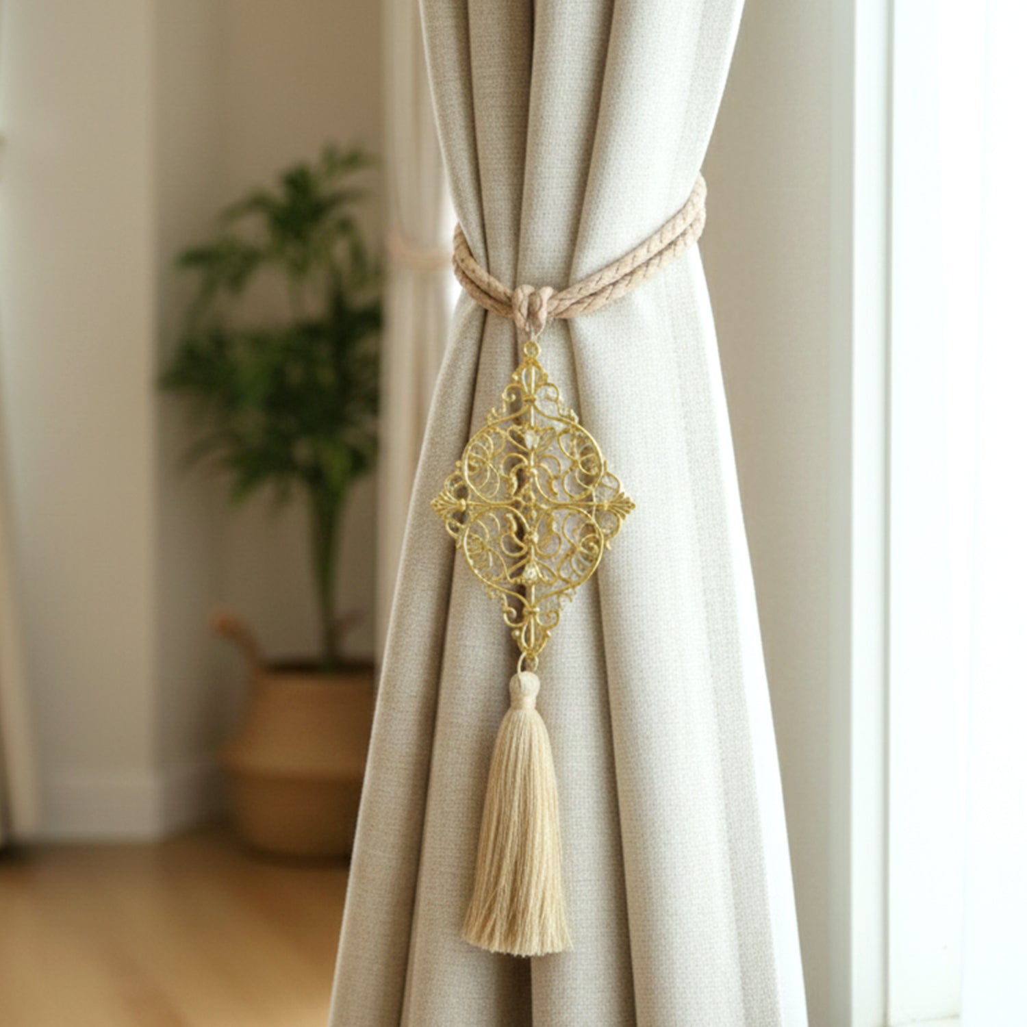 Decorative Wukusy curtain tieback tassel with intricate knot and fringe, perfect for elegant window treatments.