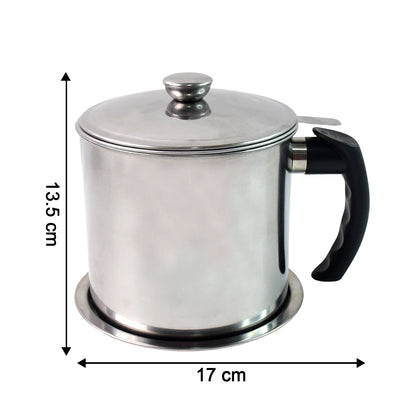 Wukusy stainless steel oil strainer pot with lid and filter mesh for filtering oil and liquids in the kitchen.