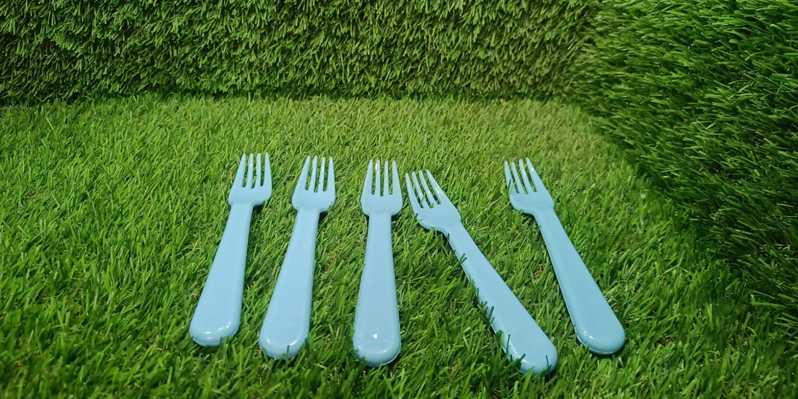 Wukusy reusable heavy weight plastic forks, 5-piece set, ideal for kitchen, travel, and home dining.
