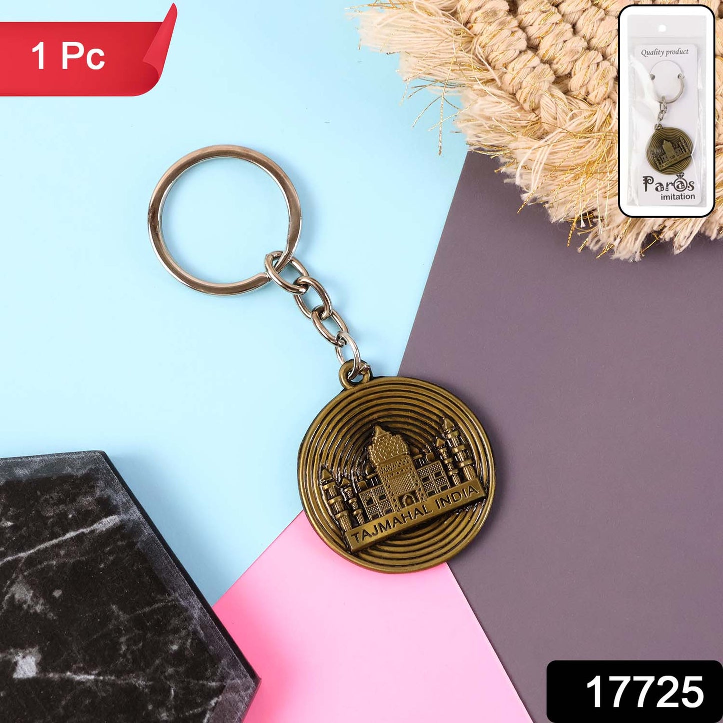 Wukusy Premium Taj Mahal India souvenir keychain featuring detailed miniature replica of the iconic monument.