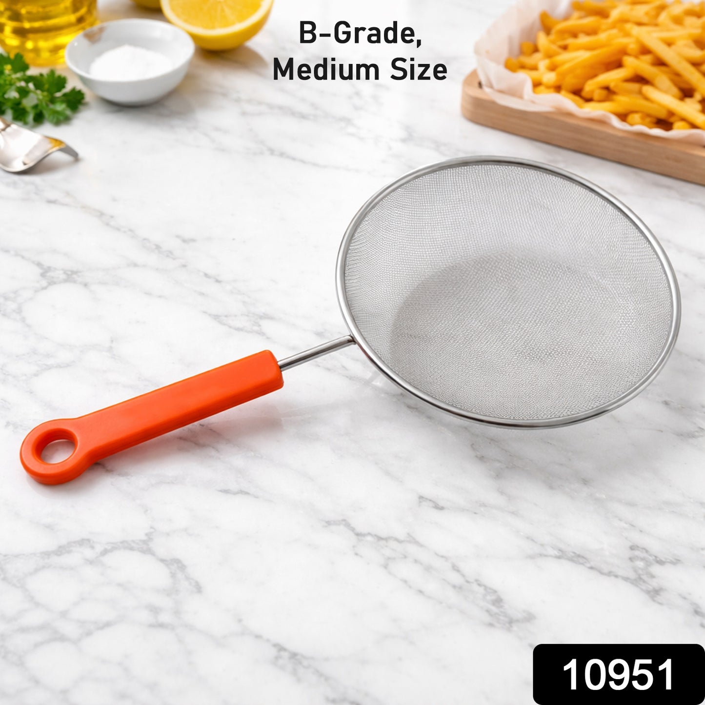 Wukusy B-grade medium size fine mesh kitchen strainer, close-up view showing stainless steel mesh for sifting and draining.
