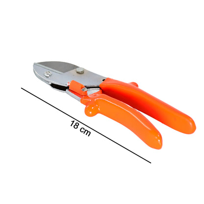 Wukusy 1572 professional garden scissors with sharp blades and comfortable handle, 18cm for precise pruning and gardening tasks.