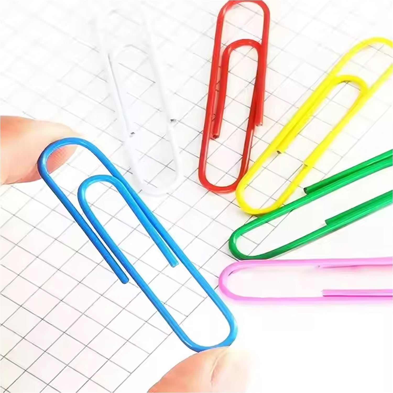 Set of 100 Wukusy metal U-shape paper clips, 28mm office paper pins for organizing documents and stationery.