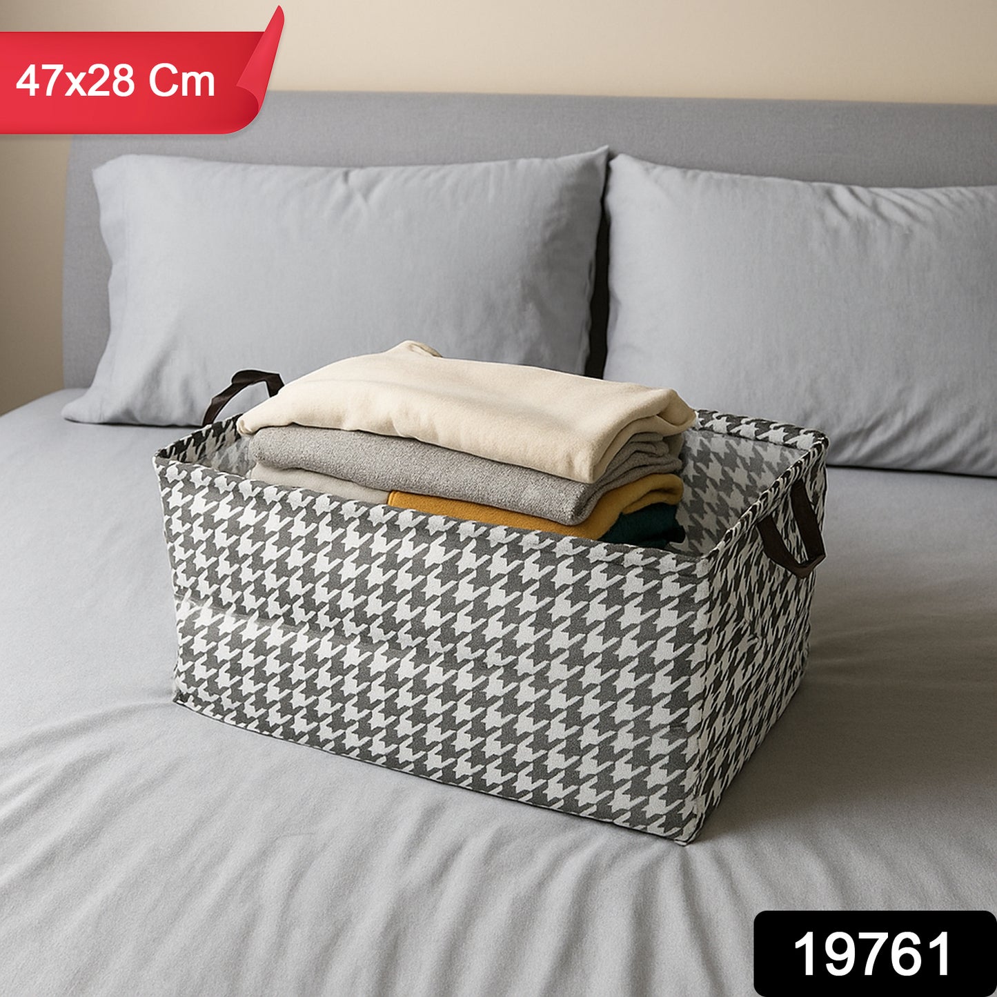 Foldable fabric storage box with handles from Wukusy, measuring 47x28 cm, ideal for organizing home spaces.