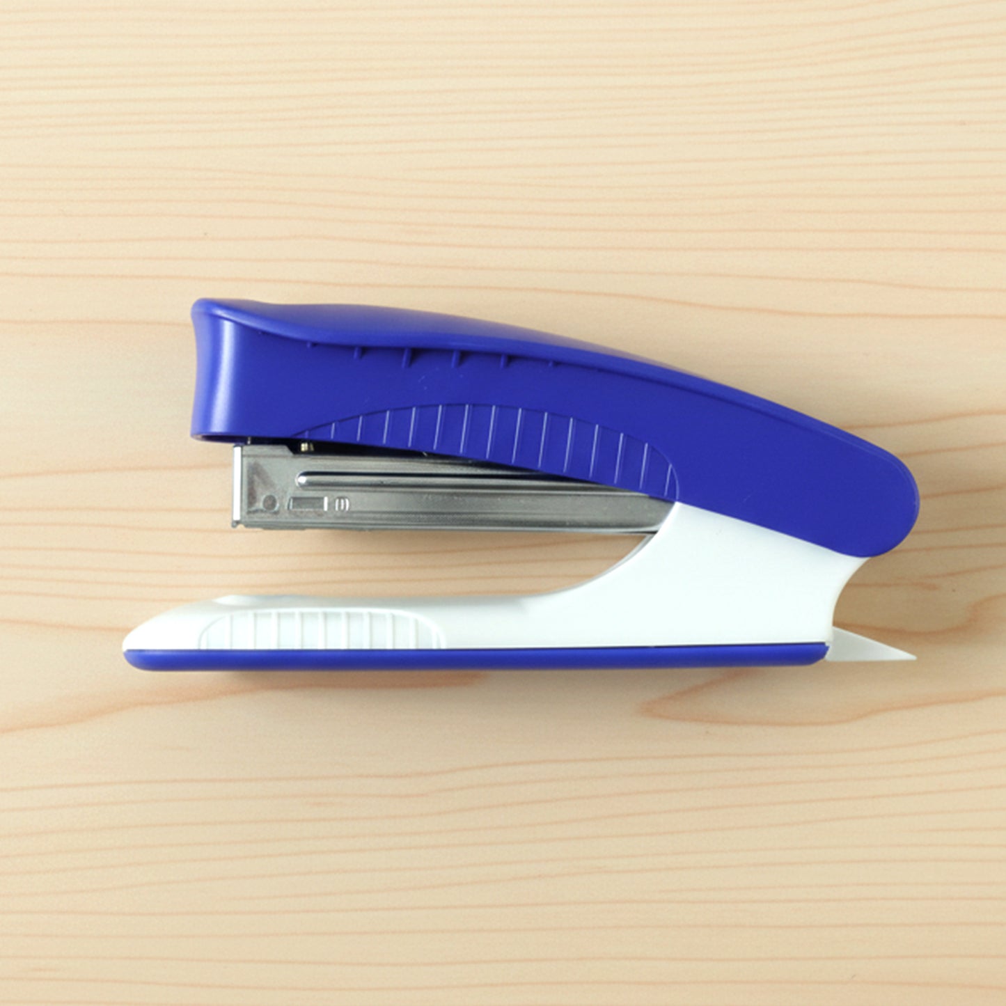 Wukusy Kangaro Trendy 10 manual stapler in black, showing the compact desktop office stapler with metal construction.