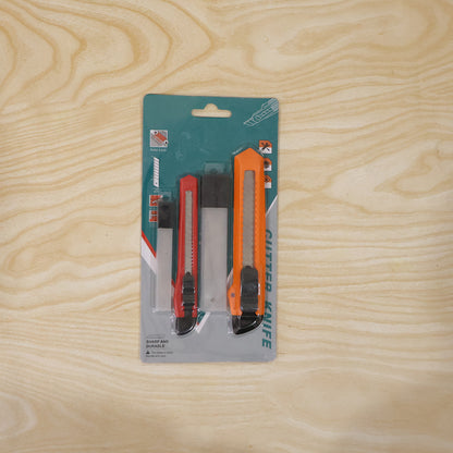 Wukusy utility knife set with durable blades for precise cutting, shown with multiple blades and a sturdy handle.