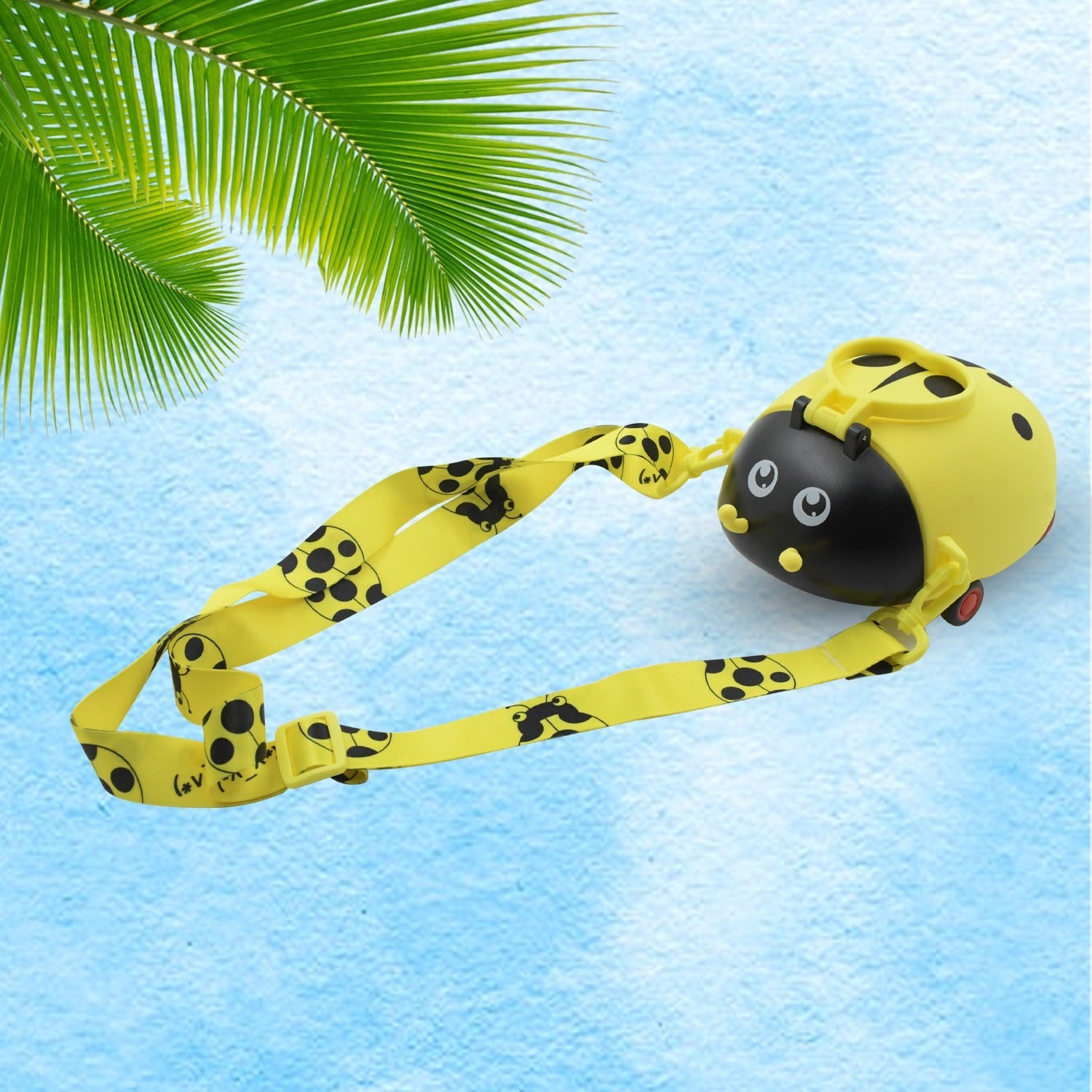 Wukusy plastic bug-shaped water bottle with straw, adjustable strap, 4-wheel design, ideal for kids' school drinks.