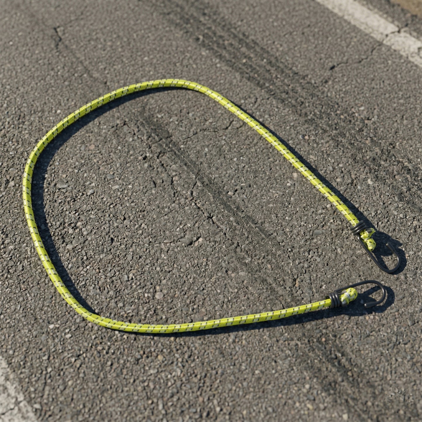 Wukusy heavy-duty elastic luggage rope with hooks, 90 cm long, secure suitcases and bags during travel.