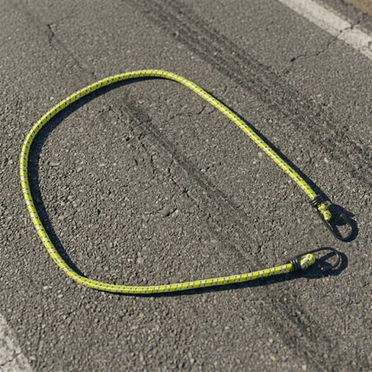 Wukusy heavy-duty elastic luggage rope with hooks, 90 cm long, secure suitcases and bags during travel.