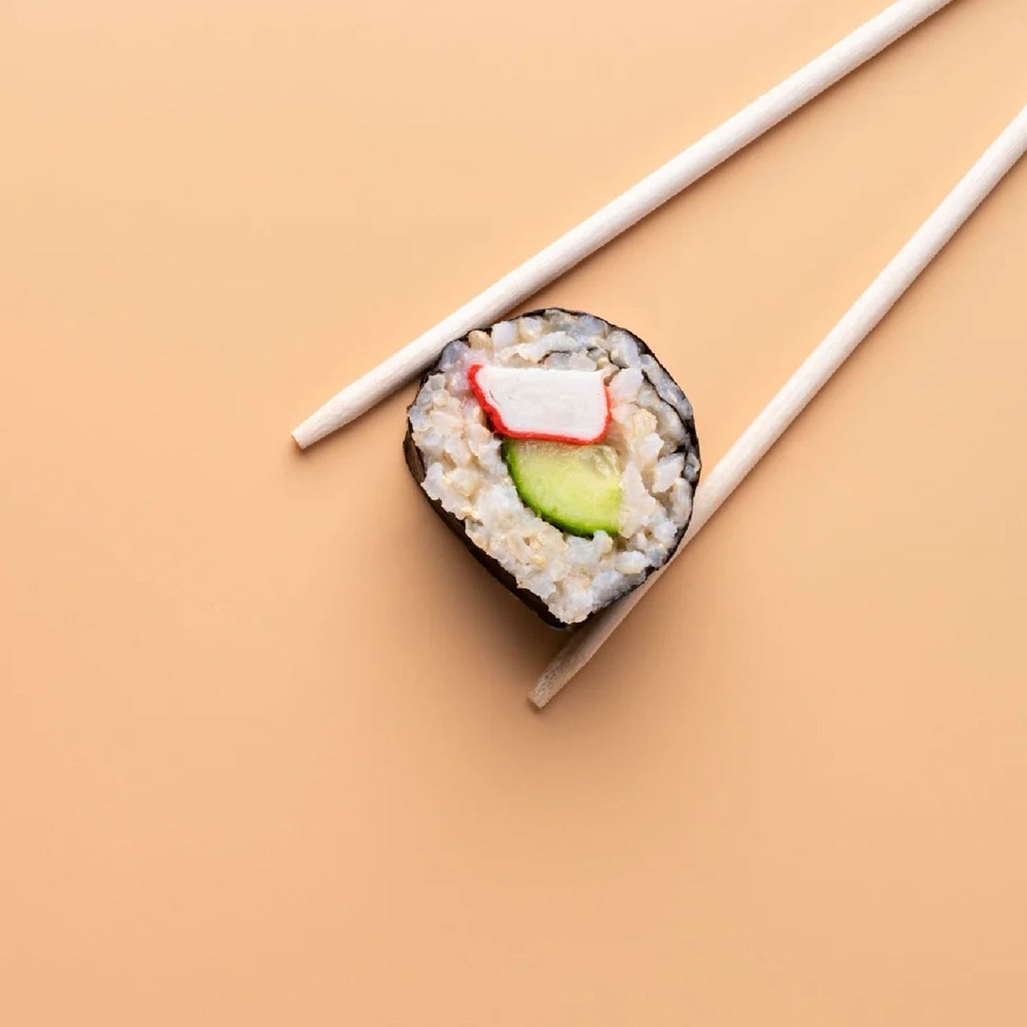 Set of 5 pairs of eco-friendly Wukusy reusable bamboo chopsticks, lightweight and natural wood finish for dining.