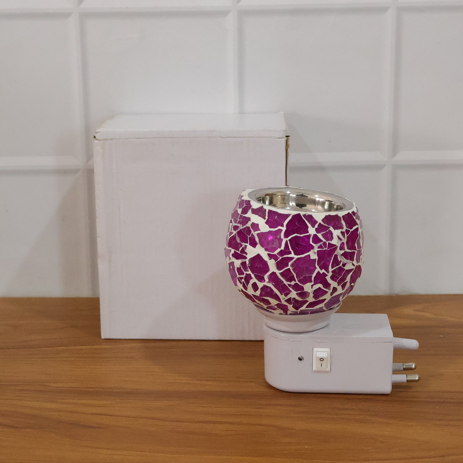 Wukusy premium plug-in mosaic glass aroma diffuser night lamp with colorful mosaic design and soft lighting.