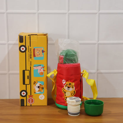 Kids cartoon printed water bottle by Wukusy, 550 ml capacity with straw and carry sling bag for children.