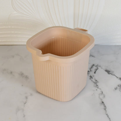 Plastic square bath water mug by Wukusy, 1000ml capacity, colorful mix, ideal for home and kitchen use.