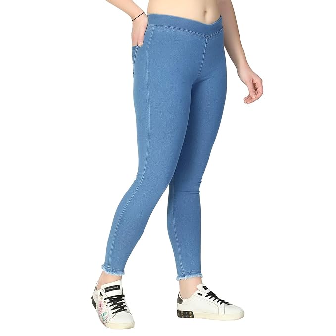 Women's regular fit blue jeans by FIZZI SHOP, showcasing classic denim with a comfortable fit and stylish design.
