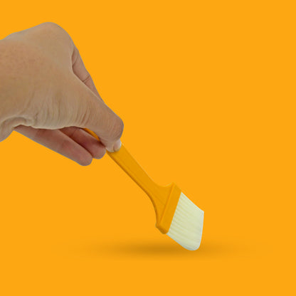 Wukusy 7923 multifunction basting brush for baking and cooking, with wooden handle and flexible silicone bristles for food and pastry.