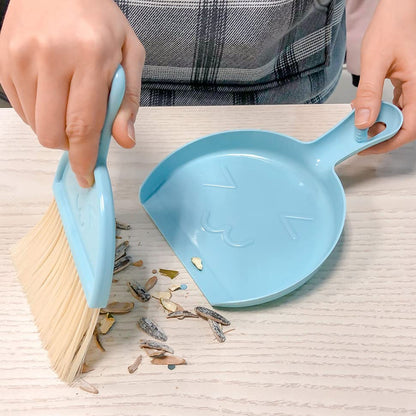 Wukusy 2-in-1 mini cleaning dustpan and hand brush set with compact design for quick indoor cleaning tasks