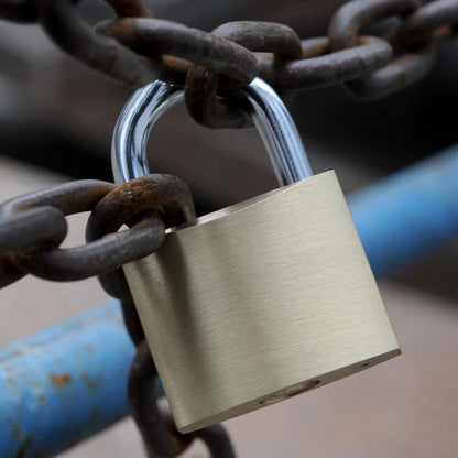 Wukusy solid 3-key padlock, 38mm, for home security, shown with keyholes and sturdy metal body in a close-up image.