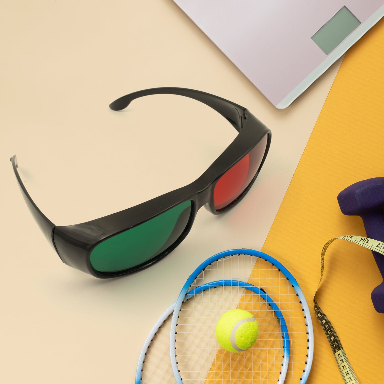 Wukusy UV protected round 3D fashion sunglasses for men and women, lightweight, suitable for outdoor and indoor use.