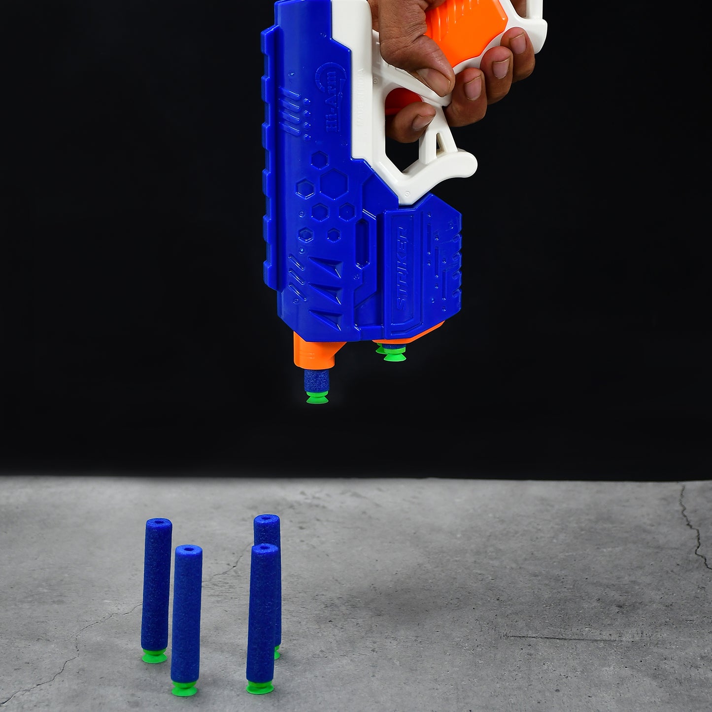 Wukusy 1967 Hi-arm gun toy with 10x foam suction bullets, made of solid ABS plastic, suitable for target shooting.