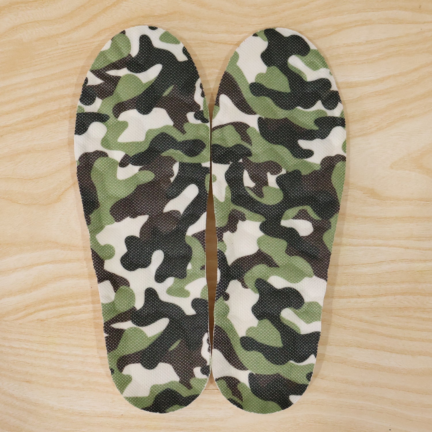 Pair of Wukusy lightweight printed foot insoles for daily use, size 35-36, showing colorful pattern and cushioned design.