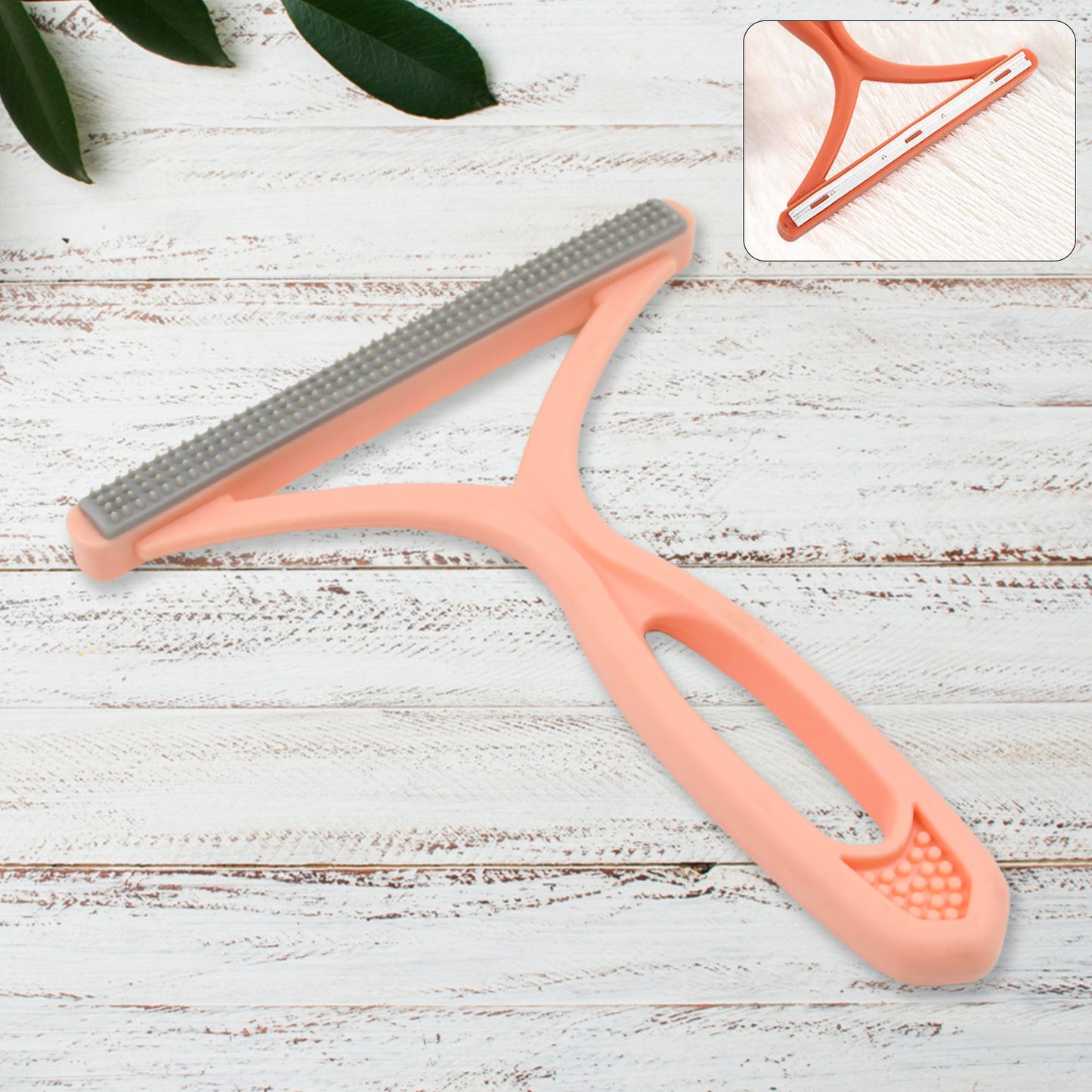 Wukusy portable hair and lint remover device for quick fabric lint and hair removal, compact and easy to use.
