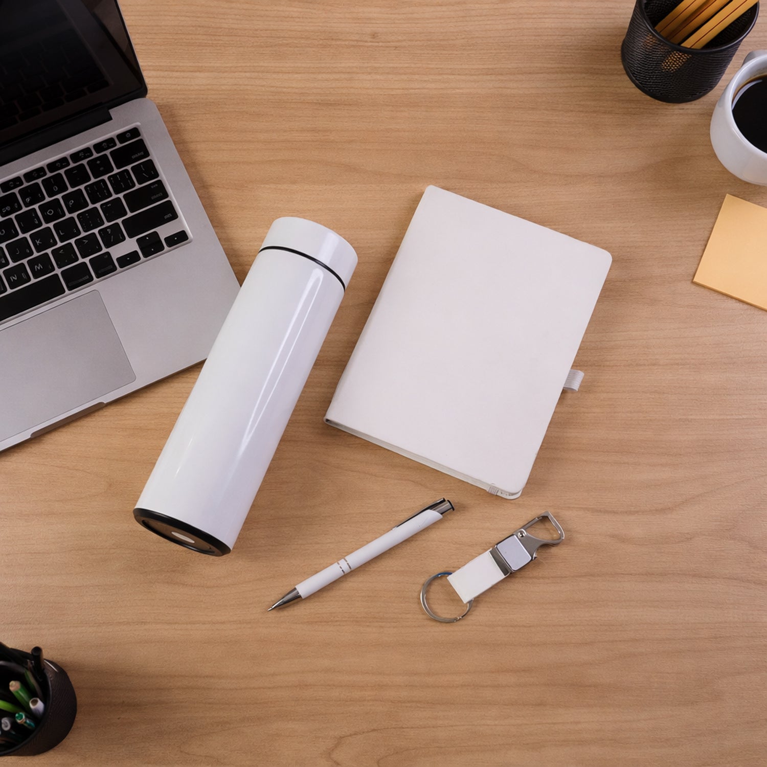 Wukusy premium 4-in-1 corporate gift set combo with sleek packaging and various elegant office accessories.