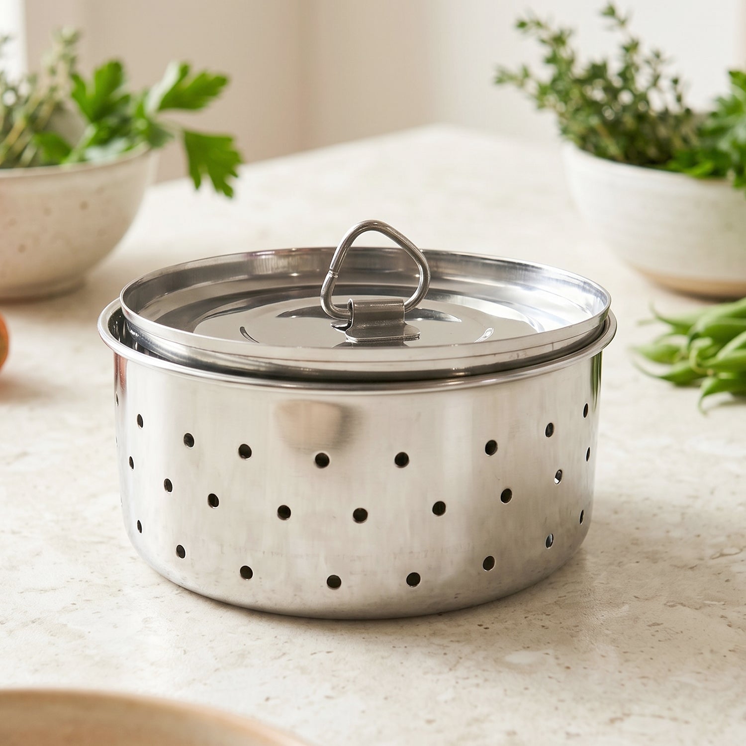 Wukusy stainless steel paneer maker mould with lid for cheese and tofu pressing, featuring a compact design for kitchen use