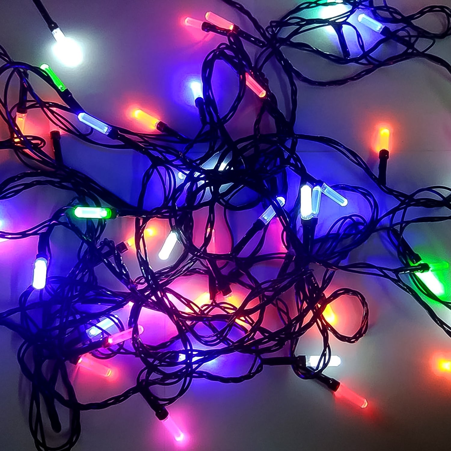 Wukusy Festival 3-meter LED string light with multi-color bulbs, suitable for indoor and outdoor Diwali and celebration decorations