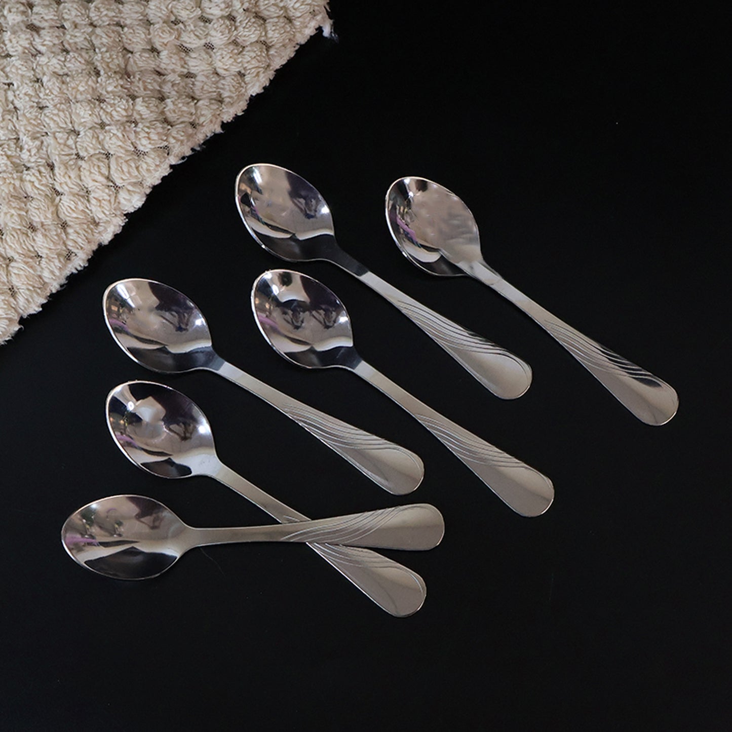 Six-piece Wukusy Supermom Diamond stainless steel dining spoons set for home and kitchen use, with a sleek modern design.