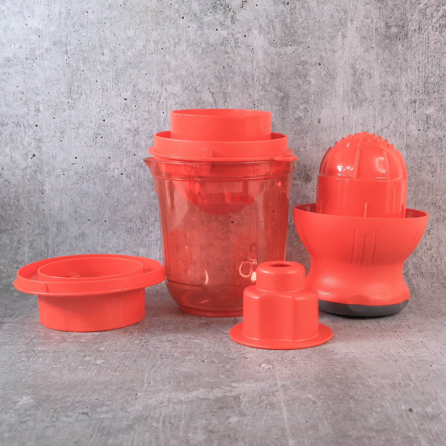 Wukusy Supermom Juicer with Corn Cutter, 800ml capacity, kitchen appliance for fresh juice and corn processing.
