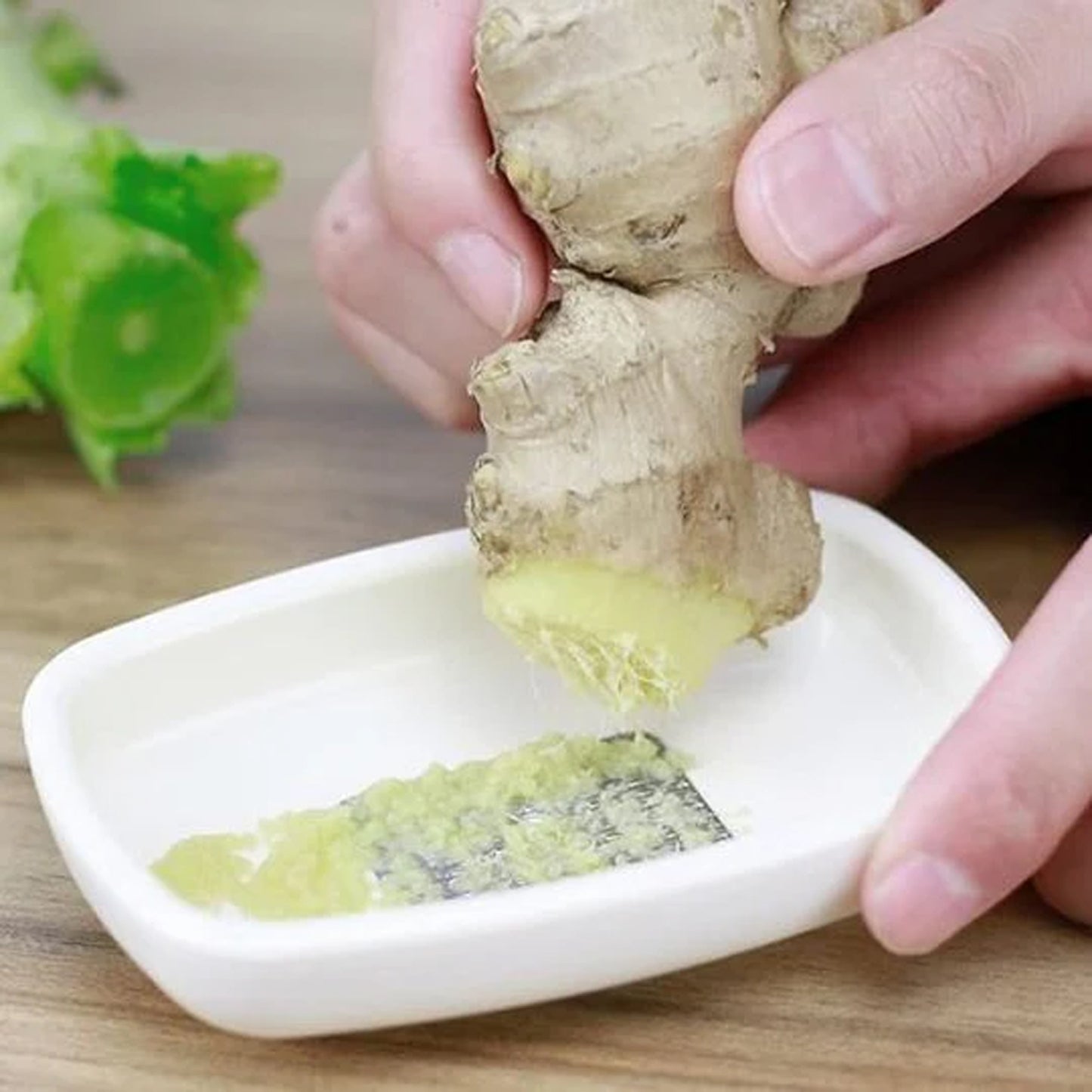 Wukusy multipurpose garlic and ginger grinding plate, round ceramic or stone tool for crushing and grinding fresh herbs and spices.
