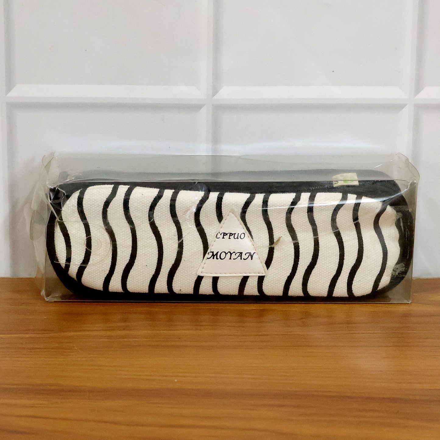 Wukusy premium fabric zipper pencil pouch with a sleek design, ideal for storing stationery and small accessories.