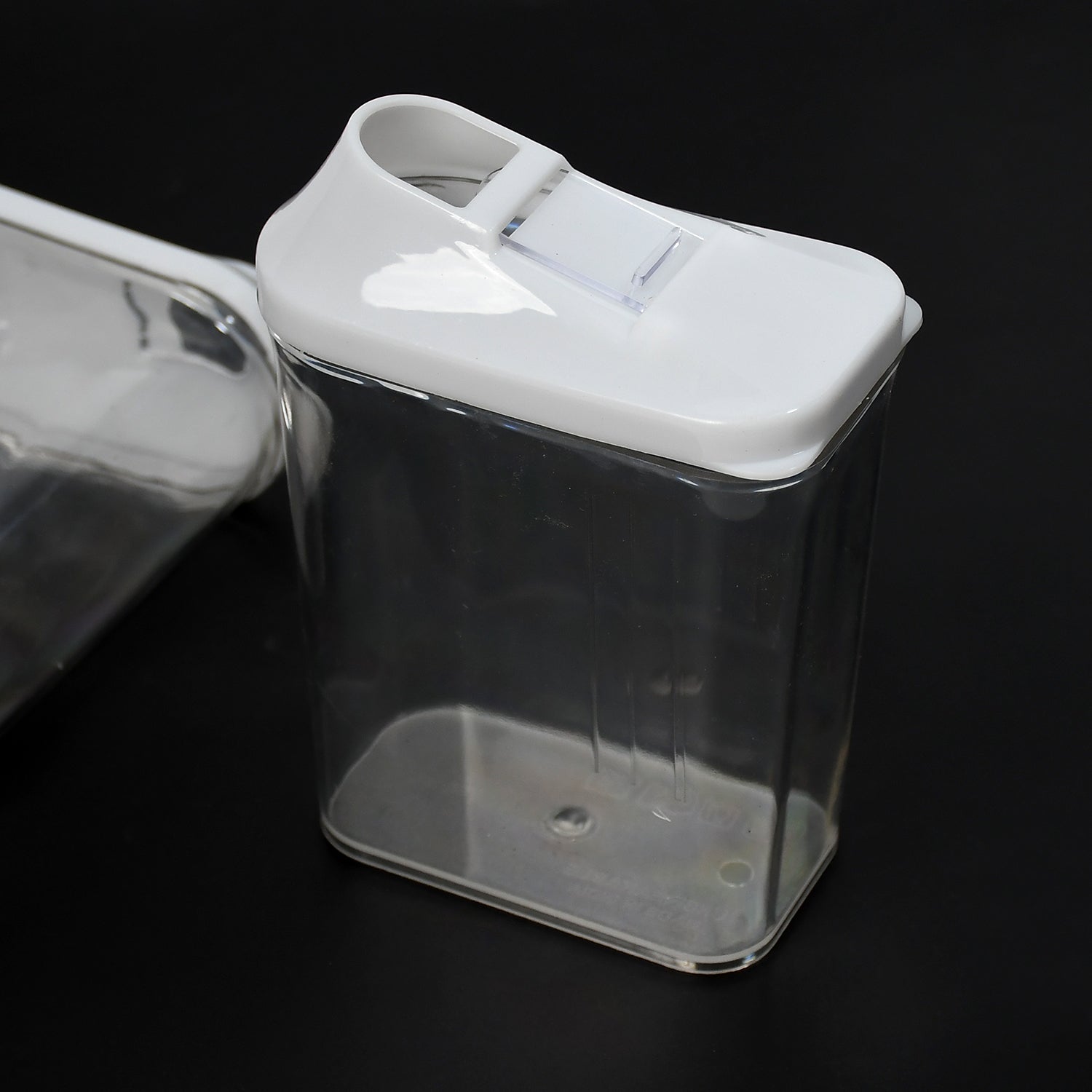 Set of three transparent Wukusy kitchen storage jars for home use, ideal for pantry organization and food storage.