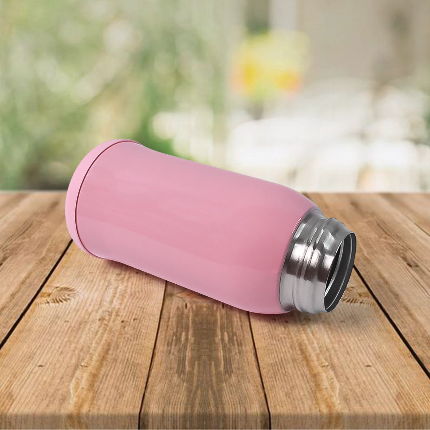 Wukusy stainless steel double wall vacuum bottle with cover and strap, 600ml capacity, showing the sleek design and secure lid