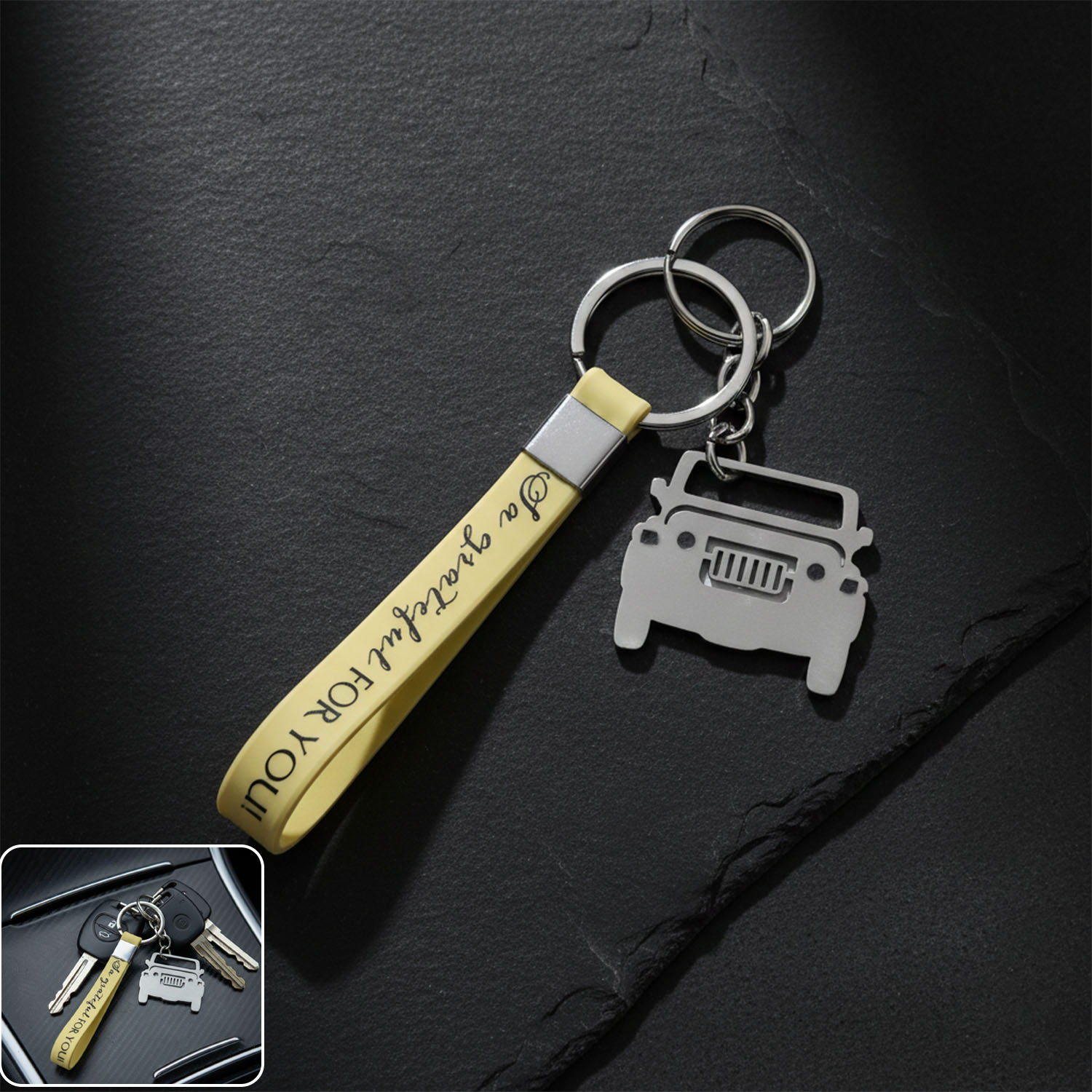 Wukusy stylish dual-keyring metal car keychain set with two sleek keyrings on a metal chain, ideal for car keys.