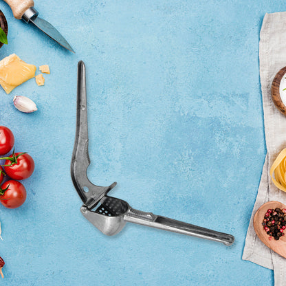 Wukusy 7030a garlic press made of lightweight aluminum, easy to use, dishwasher safe for kitchen cooking and baking tasks.
