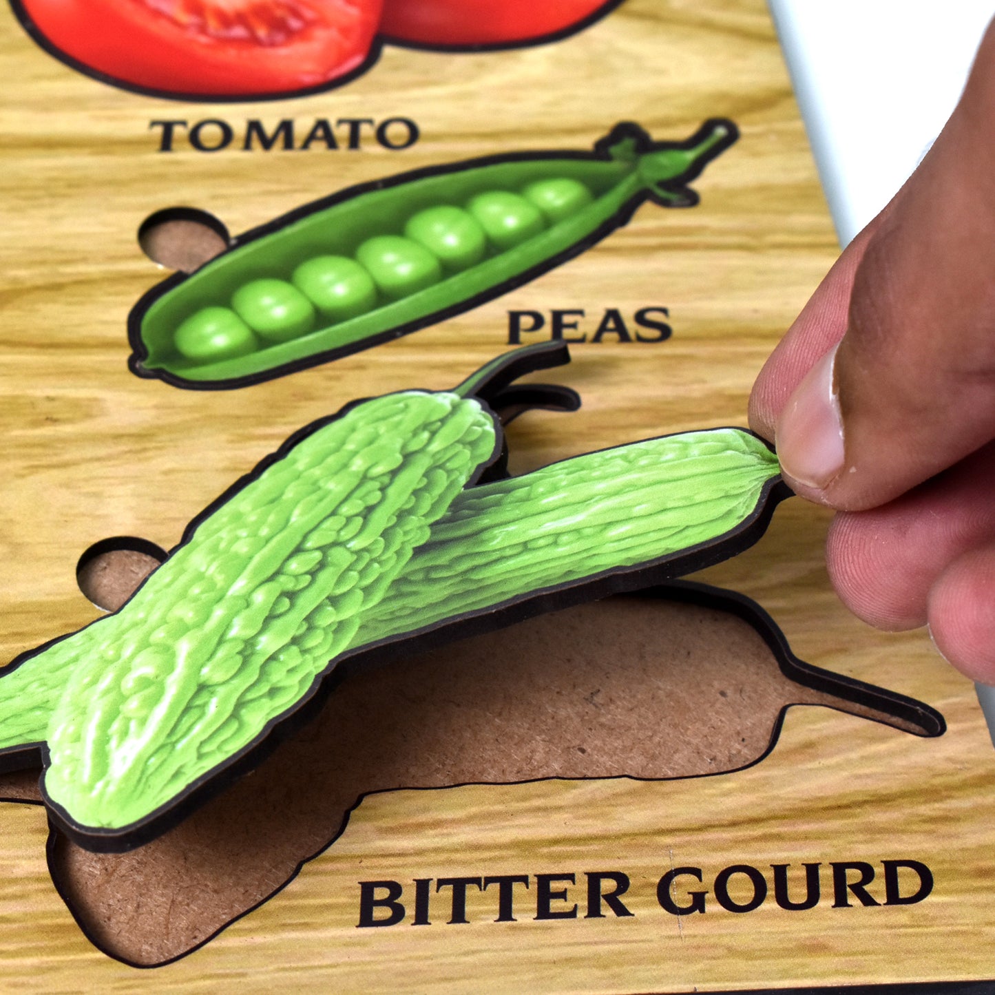 Wukusy wooden vegetable puzzle toy for kids, educational learning board with colorful vegetable pieces for early development.