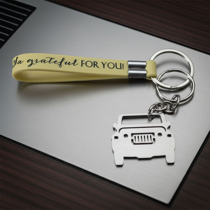 Wukusy stylish dual-keyring metal car keychain set with two durable, shiny metal rings on a neutral background