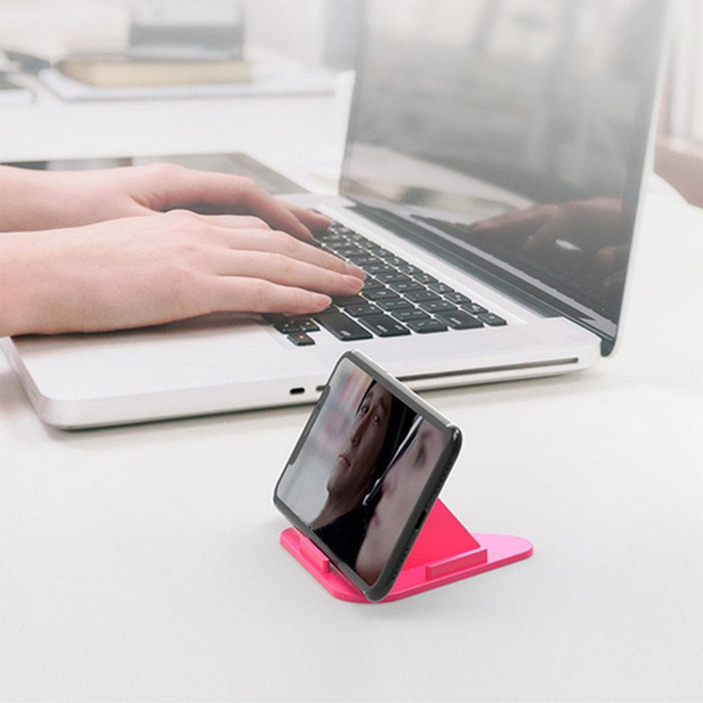Wukusy 4640 portable three-sided pyramid-shaped mobile holder stand for smartphones, made of durable material, compact and versatile.