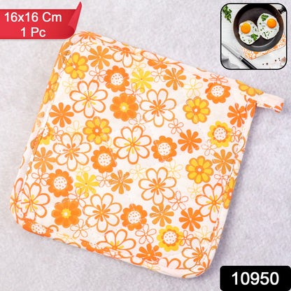 Wukusy heat resistant quilted pot holder oven mitt pad in 16x16 cm, designed for safe handling of hot cookware in the kitchen.
