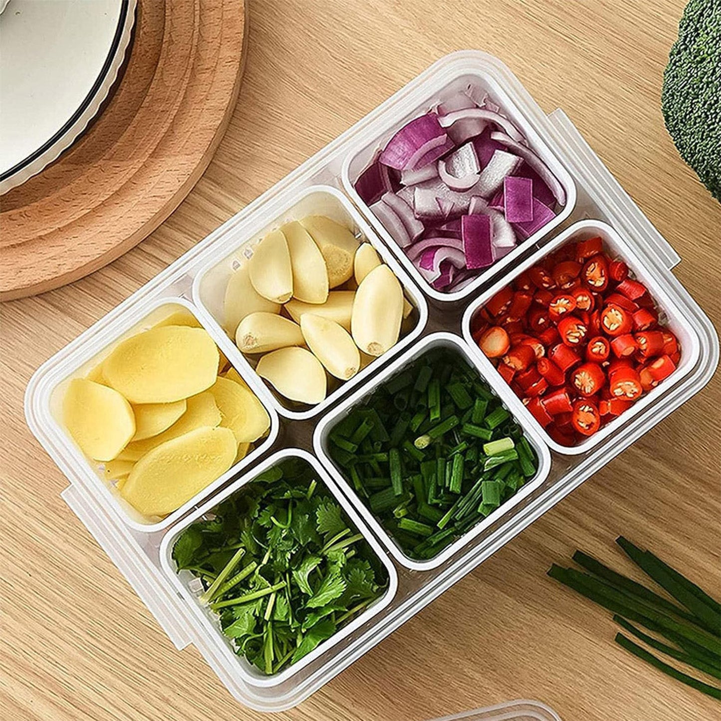 Wukusy refrigerator storage box with drainage for vegetables and food, ideal for kitchen freezer and crisper organization.