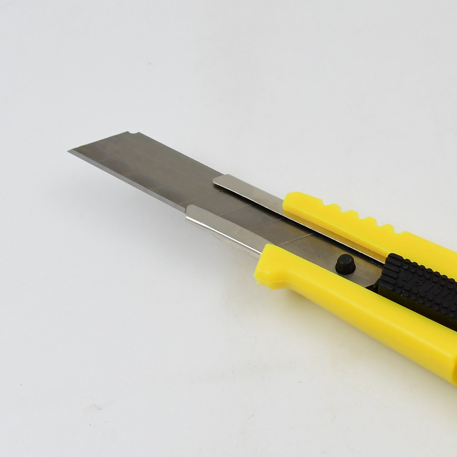 Wukusy heavy duty working cutter knife with black handle and stainless steel blade, suitable for hardware cutting tasks.