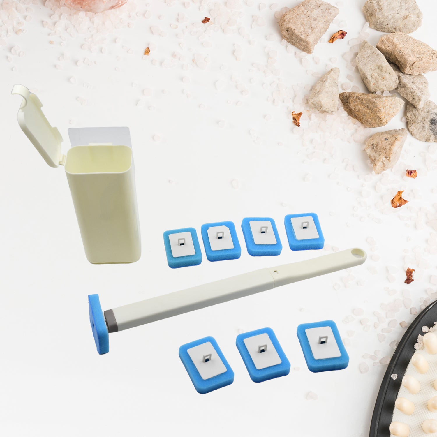 Wukusy 4711 toilet brush wand with disposable refill heads and handle, suitable for home bathroom cleaning.