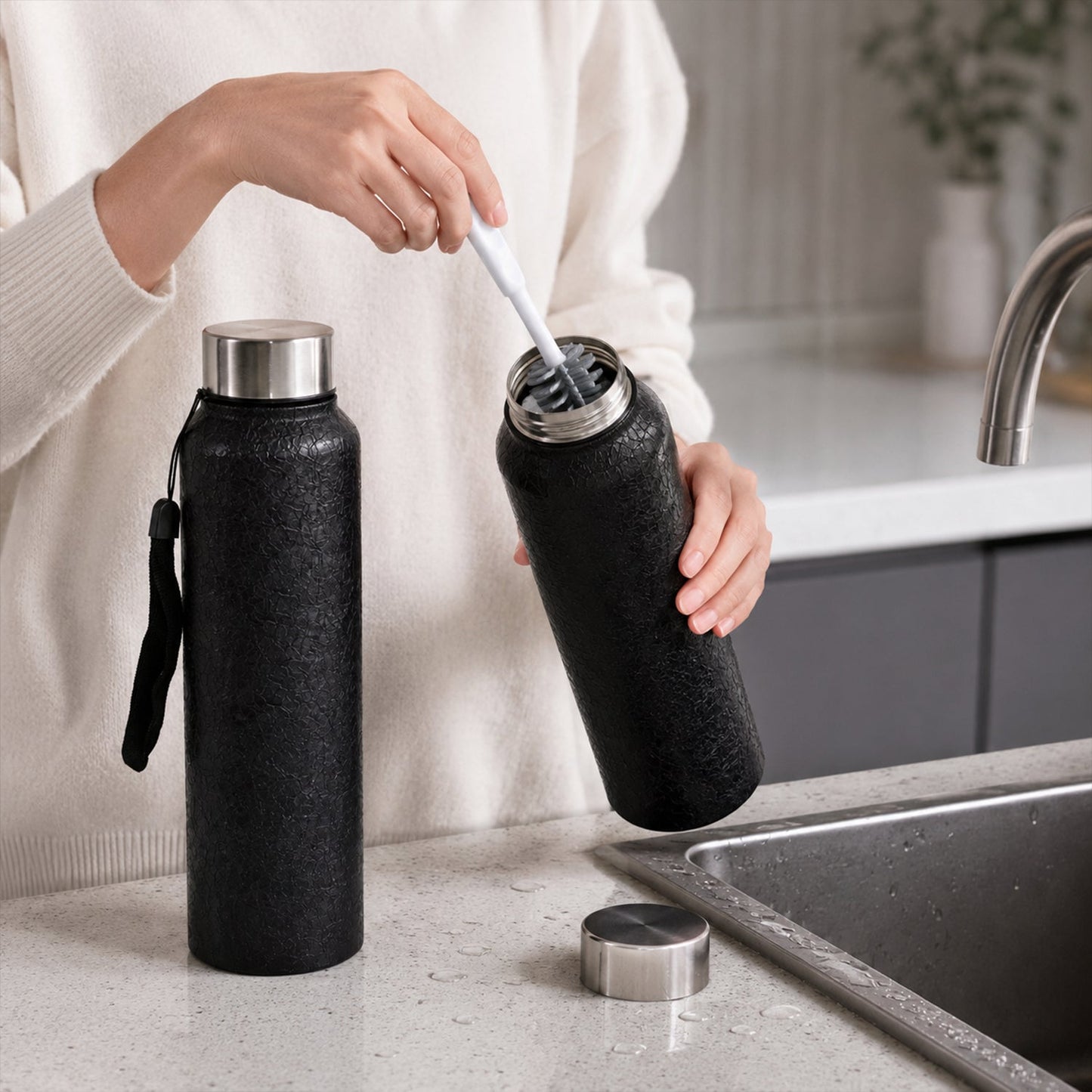 Wukusy stainless steel water bottle with free cleaning brush, shown with the bottle and brush in a set for reusable hydration.