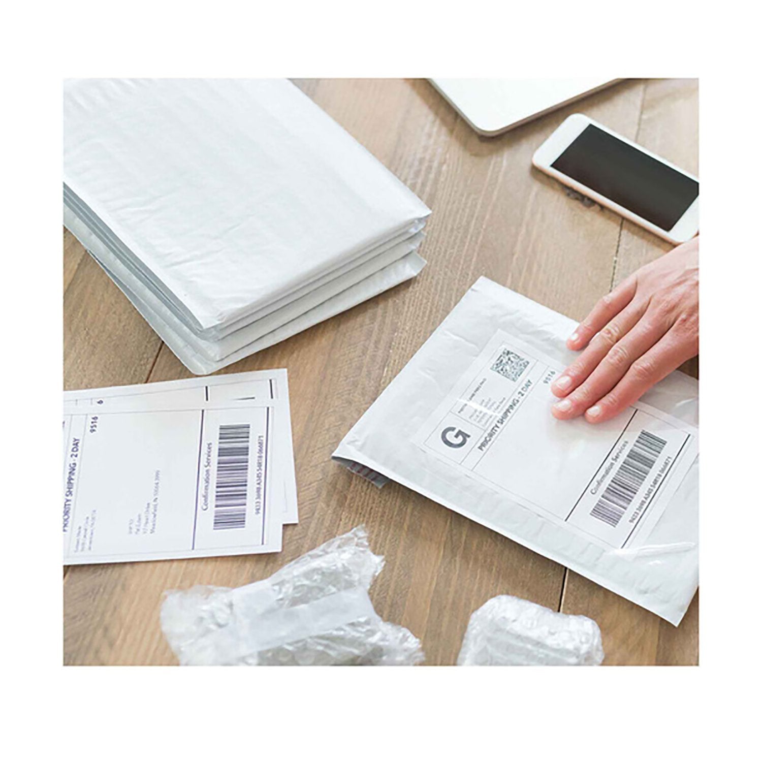 Wukusy thermal labels stickers on a roll, 100x150mm size, 400 labels per roll, ideal for office labeling and organization.