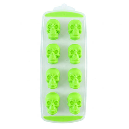 Wukusy plastic ice cube tray with 8 skull-shaped molds and lid for freezer, ideal for making fun ice cubes