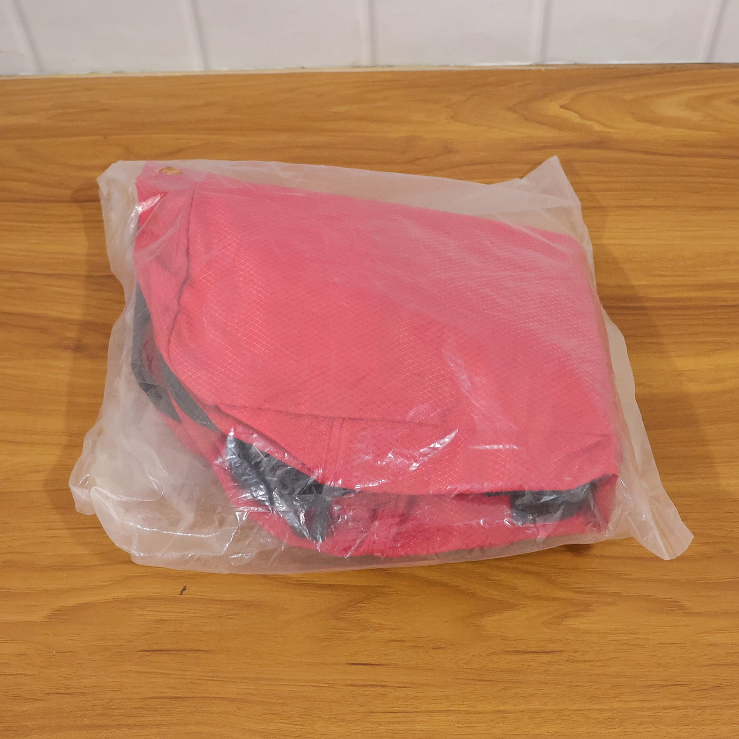 Wukusy 4-in-1 travel organizer packing cube set with four different size mesh and fabric bags for efficient packing and storage.